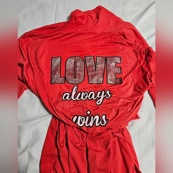 Women's Red Robe - Picture 3 of 3